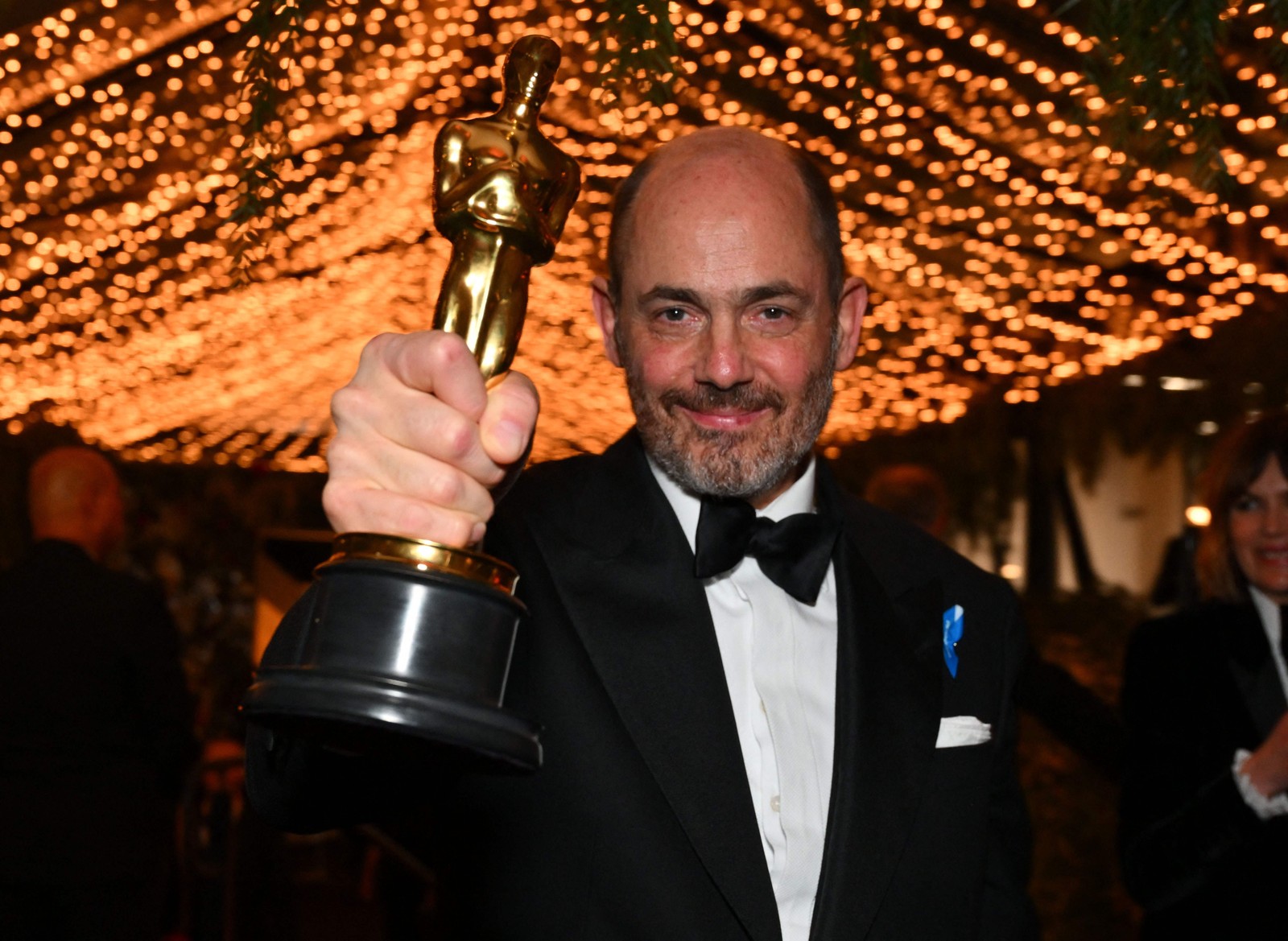 O diretor suíço Edward Berger, vencedor do Oscar de Filme Internacional, por "Nada de novo no front" — Foto: ANGELA WEISS / AFP