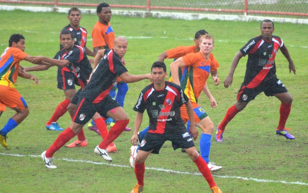 Zagueiro Ney Carioca em ação no último jogo da Copinha (Foto: Felipe Martins/GLOBOESPORTE.COM)