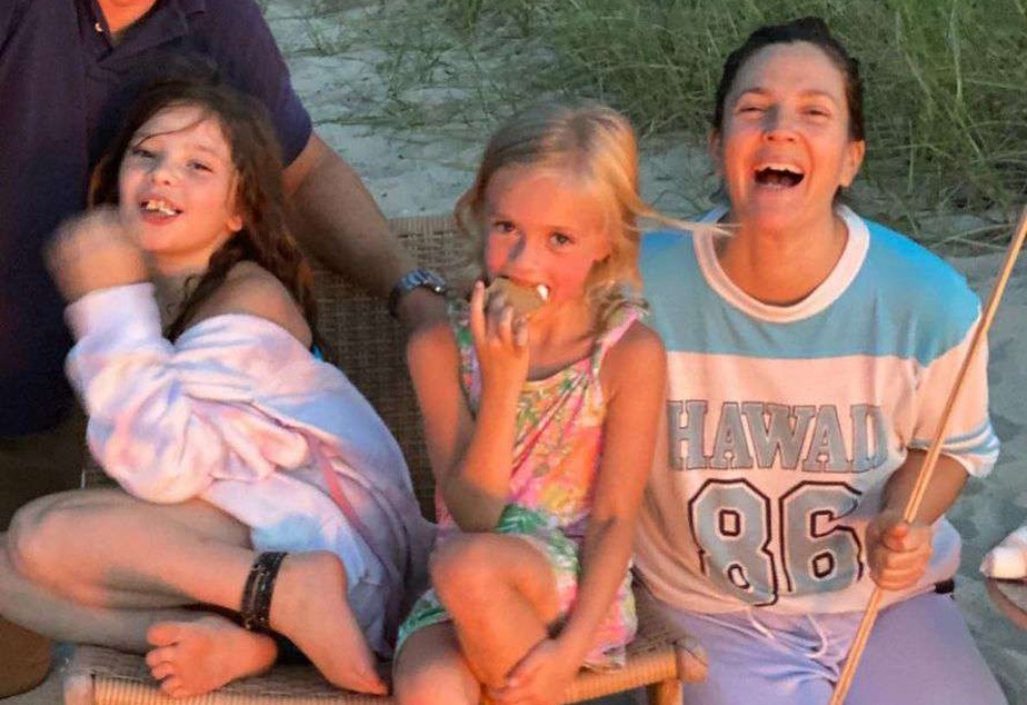 Drew Barrymore com as duas filhas, Olive e Frankie