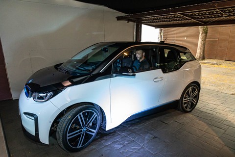 BMW i3, modelo totalmente elétrico, na garagem do Casa Vogue Experience 2019
