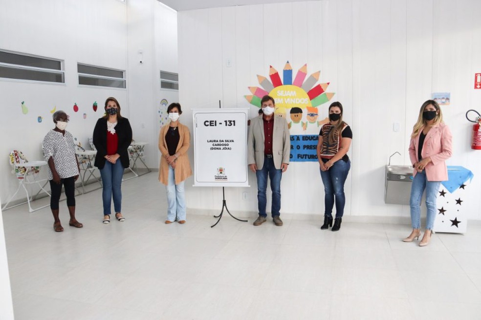 Prefeita de Sorocaba em visita a escola inaugurada &mdash; Foto: Divulga&ccedil;&atilde;o/Prefeitura de Sorocaba