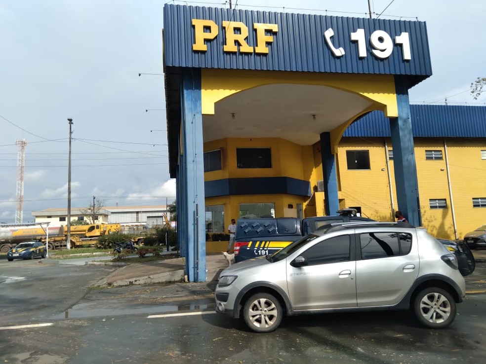 Veículo de locadora de SP é apreendido na BR-135 em São Luís — Foto: Divulgação/Polícia Rodoviária Federal