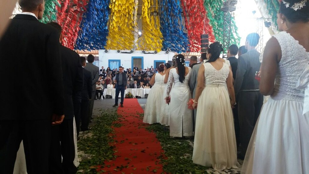 Casamento coletivo acontece no Parque do Povo, durante o São João de Campina Grande — Foto: Iago Bruno/G1/Arquivo