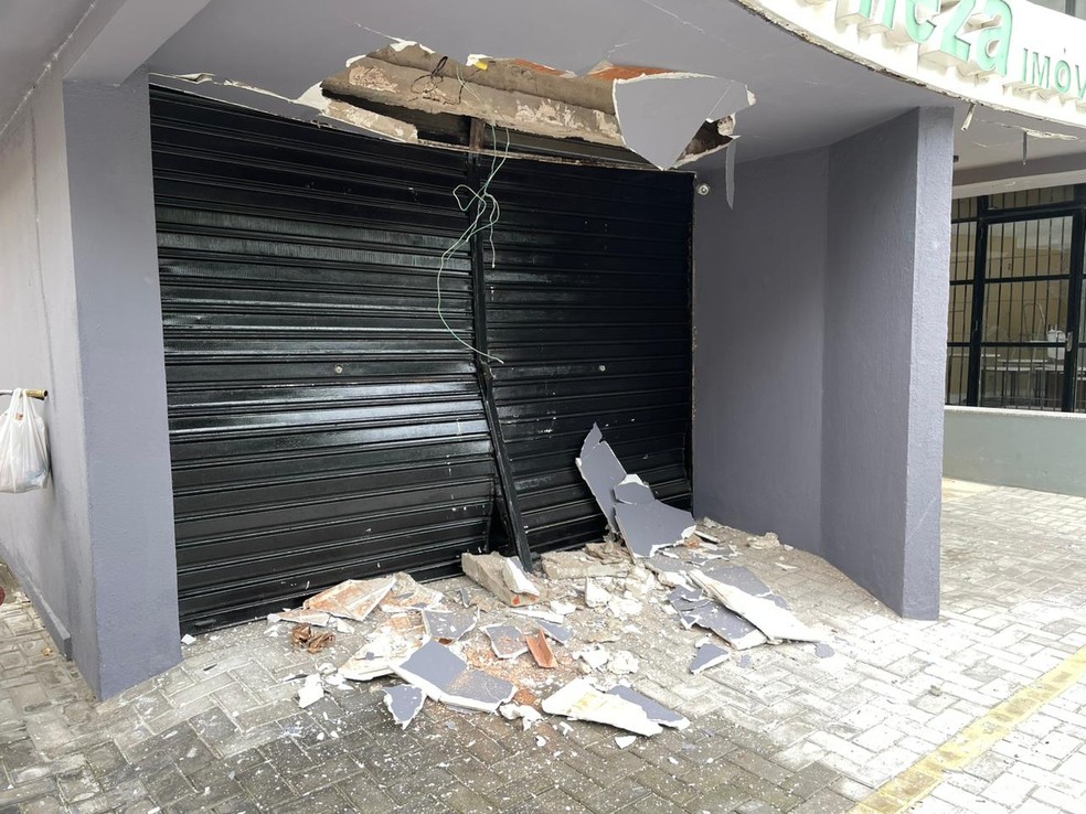 Explosão em restaurante na Zona Leste de Teresina afetou lojas e residências  — Foto: g1 pi