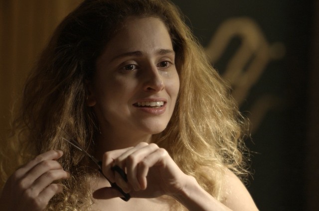 Carol Duarte em cena como Ivana em 'A força do querer' (Foto: TV Globo)