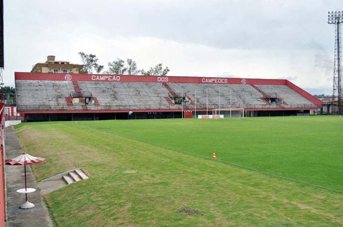 Fla acerta locação com América e joga início do Carioca em Édson Passos