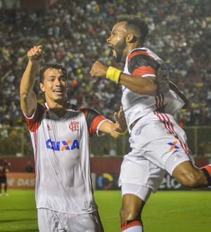 Roger Flores vê arma do Fla contra o Palmeiras: Joga com naturalidade"