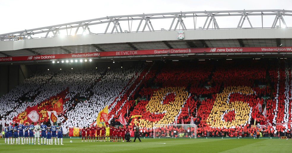 Mosaico lembra 30 anos da tragédia de Hillsborough — Foto: Reuters/Lee Smith