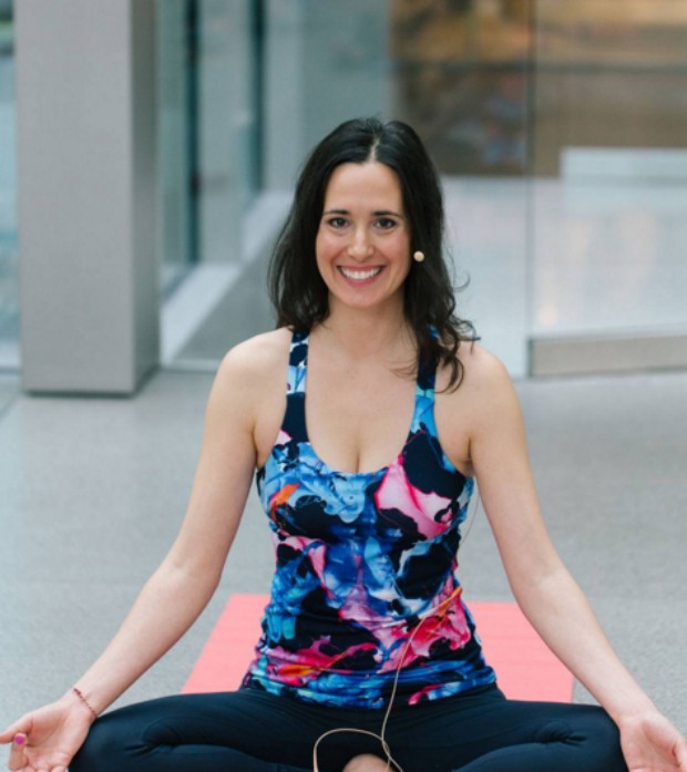 Sara Divello encontrou na yoga o segredo para melhorar sua qualidade de vida (Foto: Reprodução/Instagram)