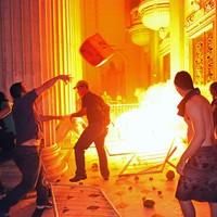 RIO: grupo invadiu 
Alerj e feriu policiais (Tasso Marcelo/AFP)