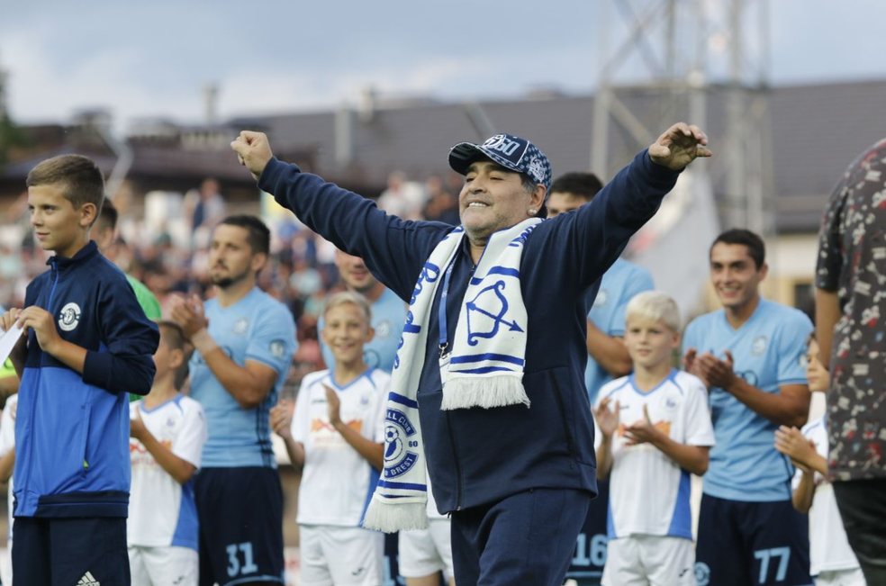 Maradona Chega A Belarus Para Assumir O Comando De Clube Futebol Internacional Globoesporte