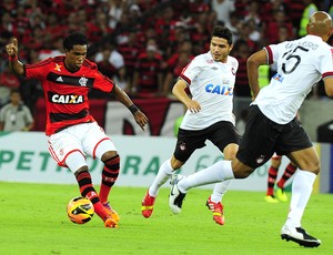 Em primeira audiência, Luiz Antonio e Fla duelam na Justiça nesta quarta