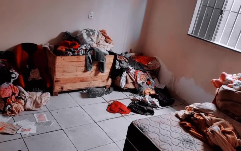 Crianças estavam abandonadas em casa de Rio Verde, em Goiás — Foto: Divulgação/GCM Rio Verde