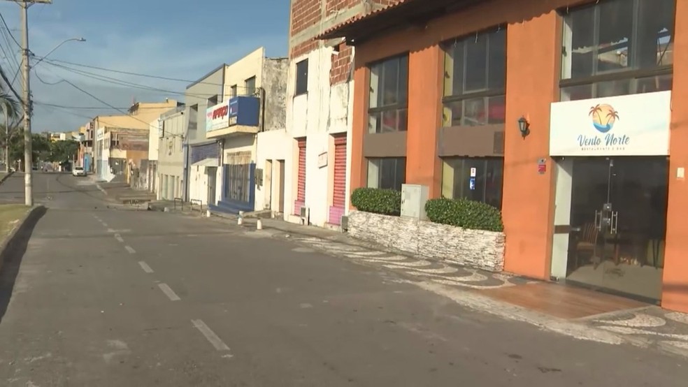 Mulher é morta após assalto na orla da Boca do Rio, em Salvador — Foto: Reprodução/TV Bahia