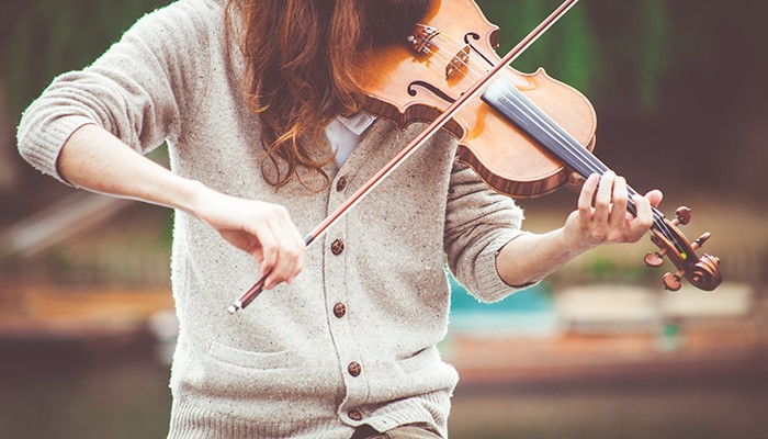 Estudo feito com violinistas mostra que não existe tanta diferença no tempo de prática dos bons e dos melhores (Foto: Pexels)