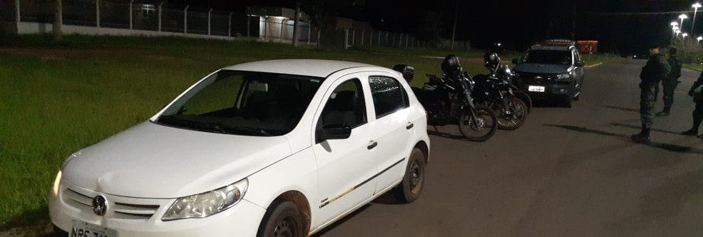 Veículo usado por ladrões era produto de furto/roubo, diz polícia — Foto: BpChoque/Divulgação