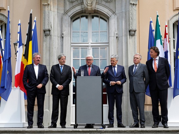 Ministros dos &#39;pais fundadores&#39; da UE fazem anúncio em Berlim  (Foto: Axel Schmidt/ Reuters)