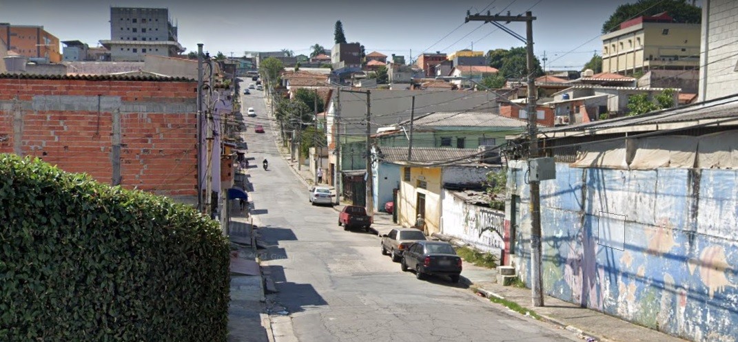 Estudo da USP mostra que periferia tem as piores calçadas da cidade de São Paulo (Foto: Reprodução/ Google Street View)