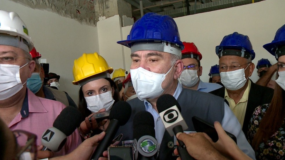 Ministro da Saúde diz que é 'absolutamente contrário' à obrigatoriedade do uso de máscara contra Covid