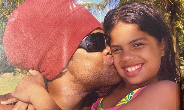 Carlinhos Brown e a filha, Clara Buarque (Foto: Reprodução/Instagram)