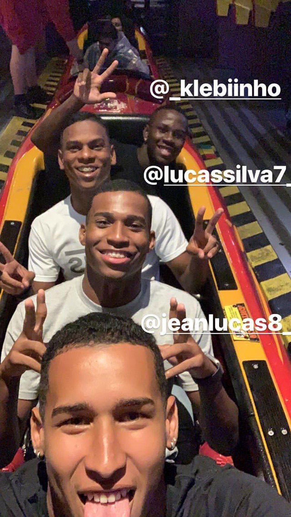 Klebinho, Lucas Silva, Jean Lucas e Gabriel Batista na montanha russa &mdash; Foto: Reprodu&ccedil;&atilde;o