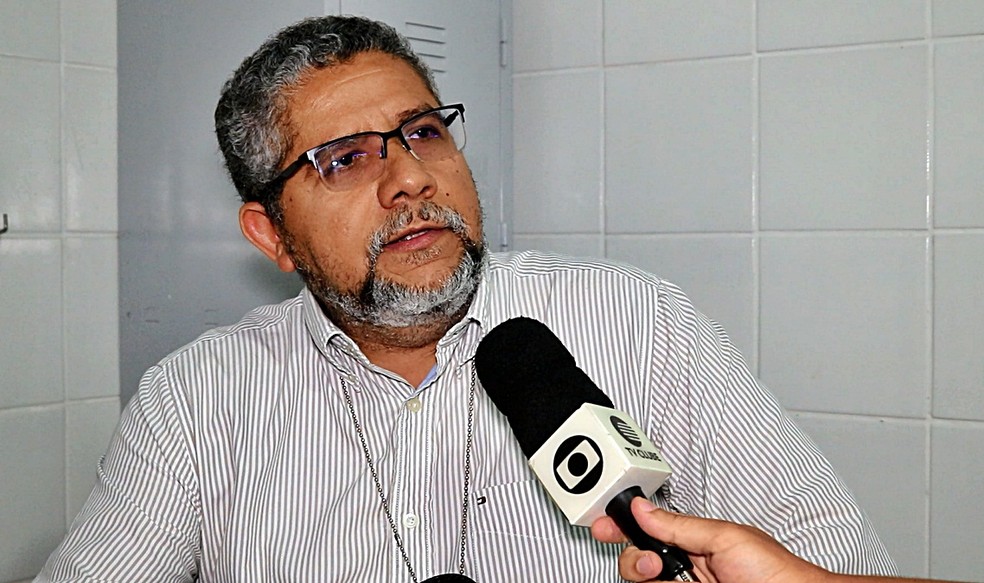 Charles Pitter, médico legista.  — Foto: Kairo Amaral/TV Clube