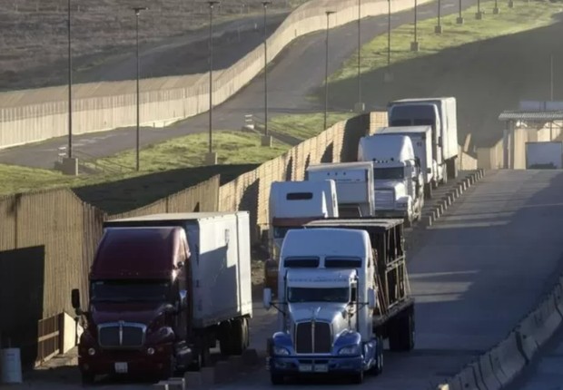 Trânsito de carga é muito intenso na região da fronteira entre o México e os Estados Unidos (Foto: GETTY IMAGES (via BBC))
