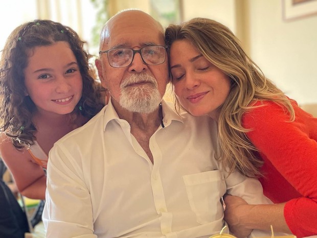 Leticia Spiller celebra 97 anos do pai (Foto: Reprodução/Instagram)