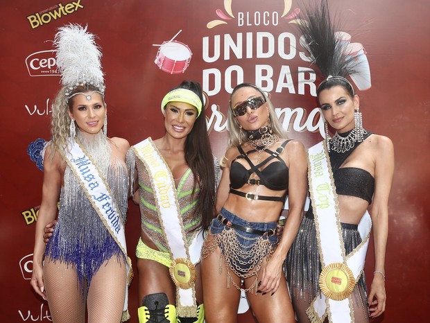 Lívia Andrade, Gracyanne Barbosa, Sabrina Sato e Fernanda Motta (Foto: Iwi Onodera e Manuela Scarpa/Brazil News)