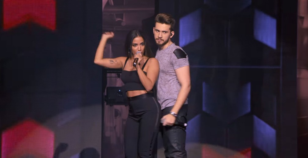 Anitta participa de 'Coladinha em mim', de Gustavo Mioto (Foto: Reprodução/YouTube/Gustavo Mioto)