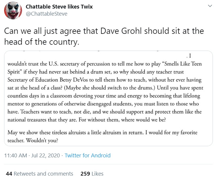Dave Grohl foi elogiado nas redes por se discurso em defesa dos professores que estão trabalhando durante a pandemia (Foto: Reprodução / Twitter)