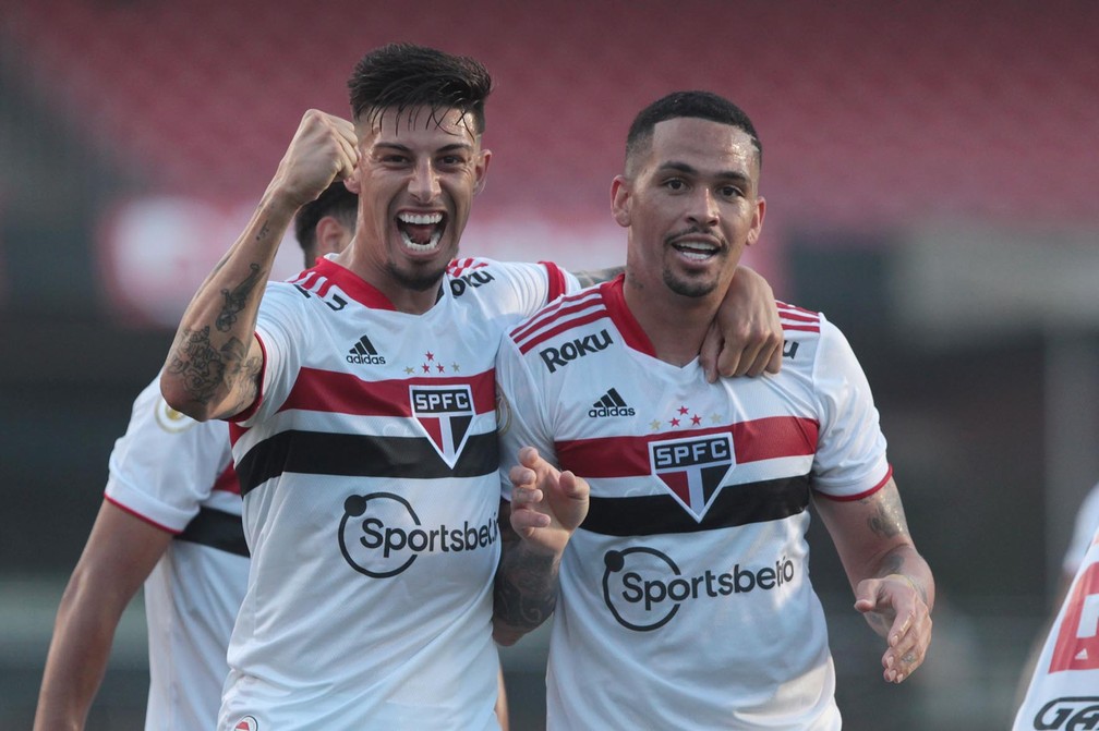 Rigoni e Luciano se destacaram na vitória do São Paulo sobre o Atlético-GO — Foto: Rubens Chiri / saopaulofc.net