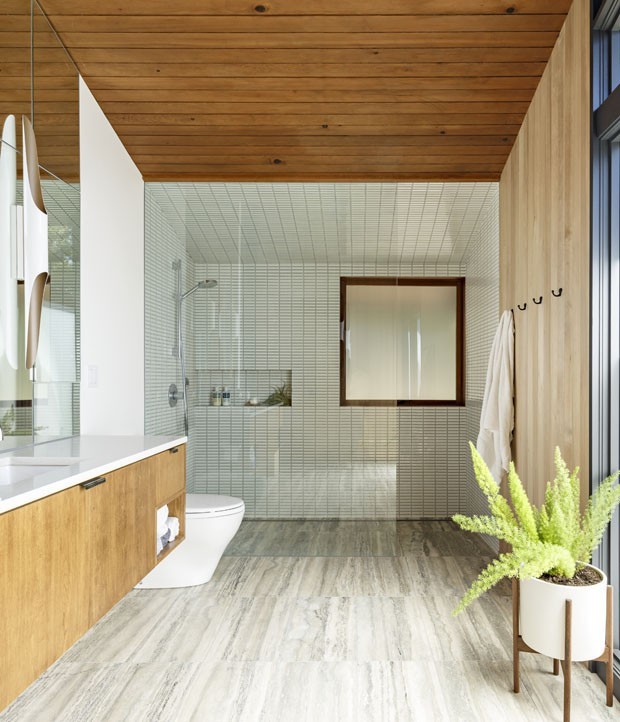 13 banheiros neutros com acabamentos elegantes (Foto: Divulgação)
