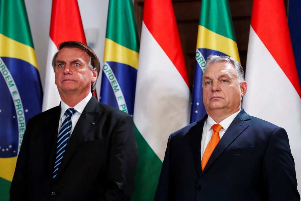 O presidente do Brasil, Jair Bolsonaro, e o primeiro-ministro da Hungria, Viktor Orbán, falaram após encontro em Budapeste — Foto: Bernadett Szabo/Reuters