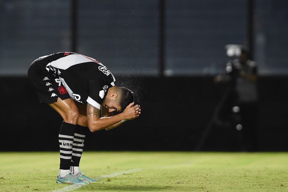 Pedro Raul lamenta chance perdida na partida contra o ABC