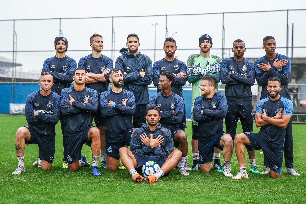 Entre provocações e risos, Grêmio traduz bom momento com rivalidade em rachões