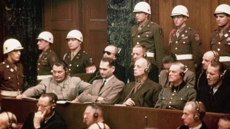 Réus nos julgamentos de Nuremberg em 1946 (Foto: Getty Images via BBC News)