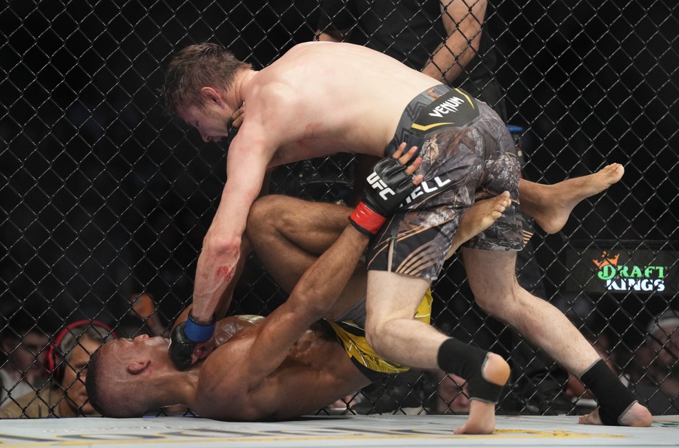 Bryce Mitchell venceu Edson Barboza com seu jogo de chão no UFC 272 — Foto: Getty Images