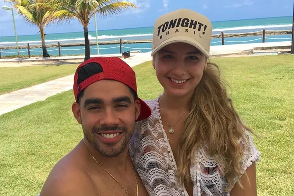 Gabriel Diniz (1990-2019) e a então namorada Karoline Calheiros — Foto: Reprodução/Instagram