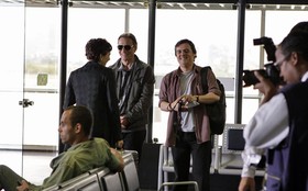 Herson Capri e Tainá Müller gravam reta final de Insensato Coração no aeroporto