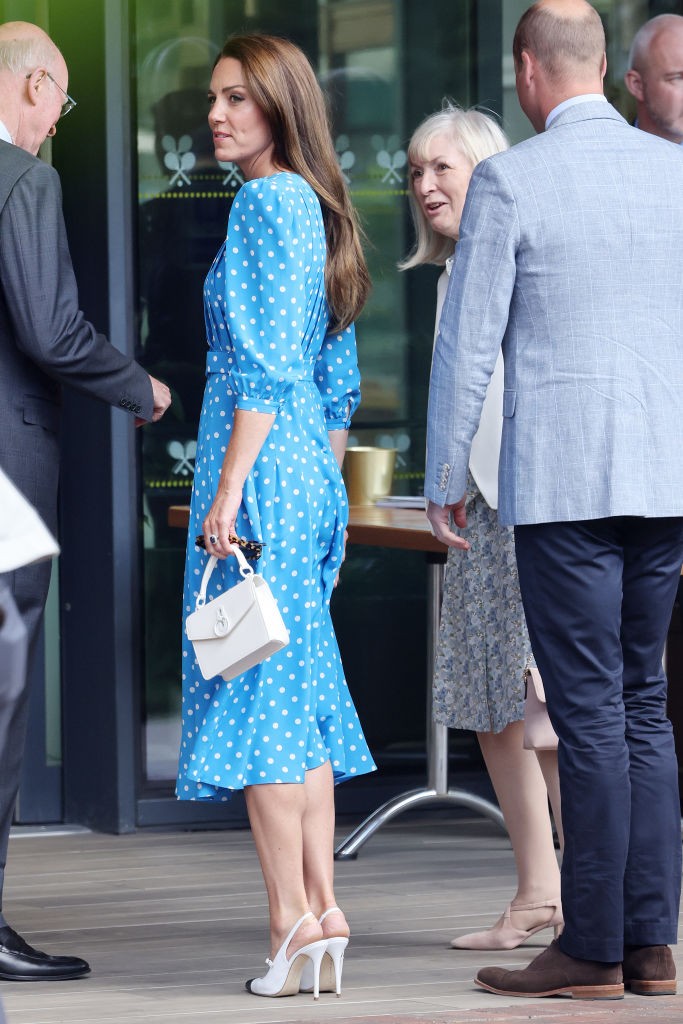 LONDON, ENGLAND - JULY 05: Catherine, Duchess of Cambridge and Prince William, Duke of Cambridge arrives for Day 9 at All England Lawn Tennis and Croquet Club on July 05, 2022 in London, England. (Photo by Neil Mockford/GC Images) (Foto: GC Images)
