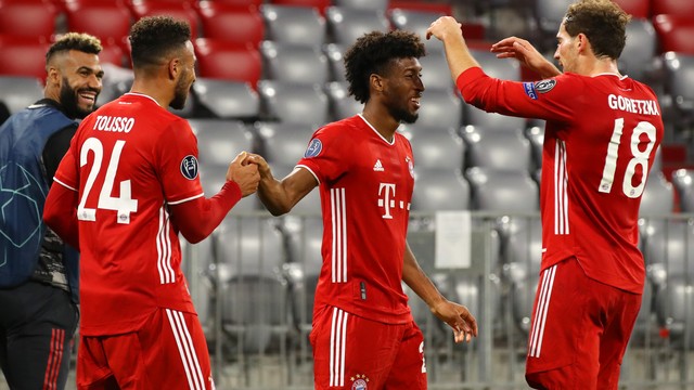 Tolisso, Coman e Goretzka comemoram um dos gols do Bayern sobre o Atlético de Madrid