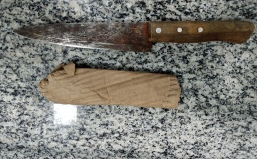 Autor alega que a faca usada foi jogada no lago próximo ao local do homicídio em Taquarituba (SP) — Foto: Polícia Militar/Divulgação