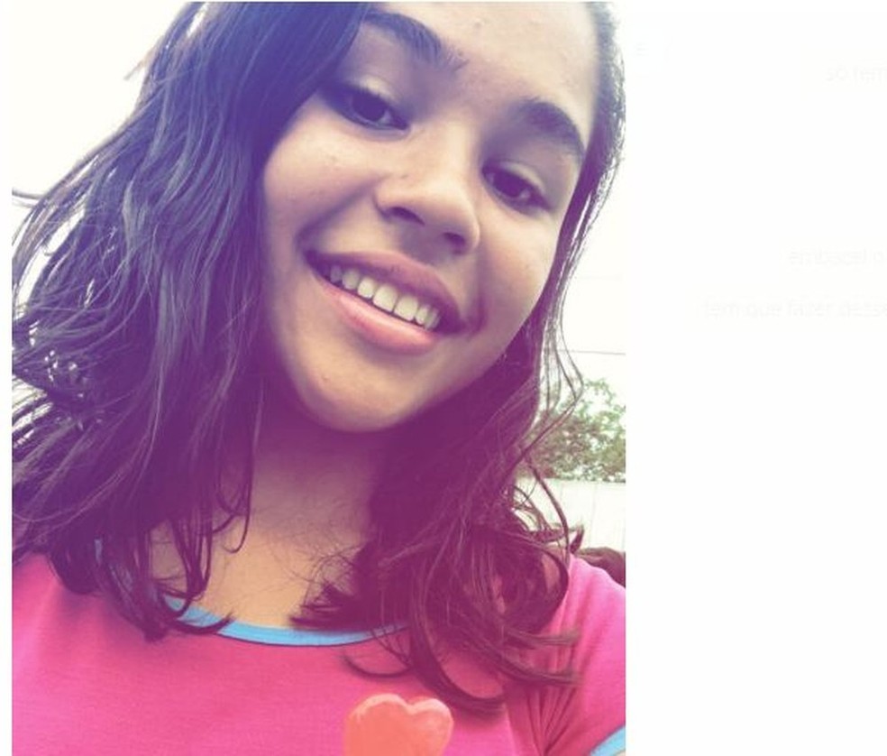 Estudante foi achada morta dentro de casa abandonada em Cruzeiro do Sul no domingo (3) (Foto: Arquivo da família)