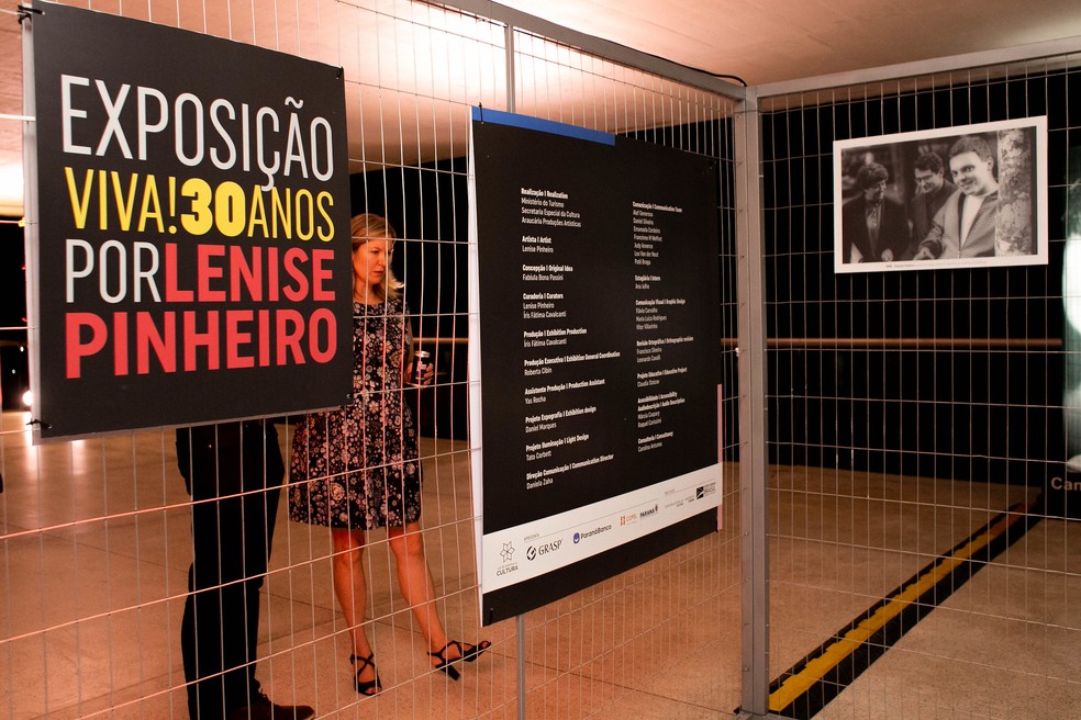 Exposição “Viva! 30 anos por Lenise Pinheiro” está aberta ao público com cerca de 150 fotografias  — Foto: Annelize Tozetto