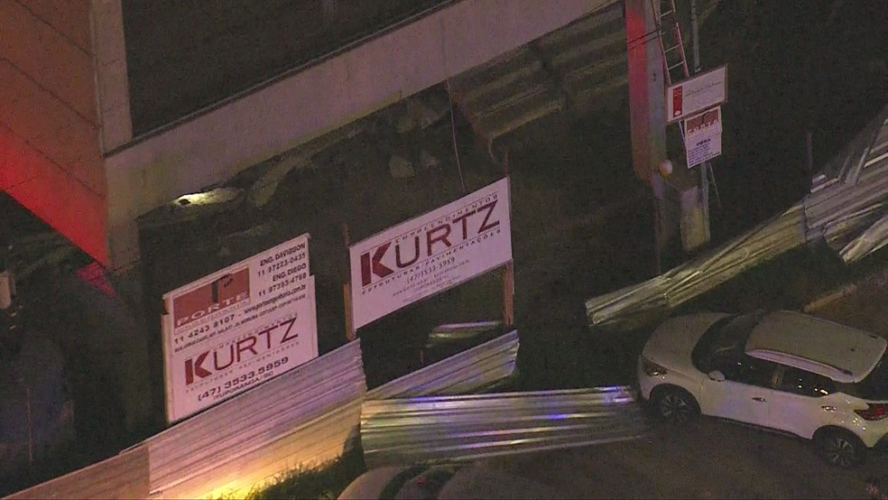 Prédio em construção desabou parcialmente em Barueri, na Grande São Paulo. — Foto: Reprodução/TV Globo