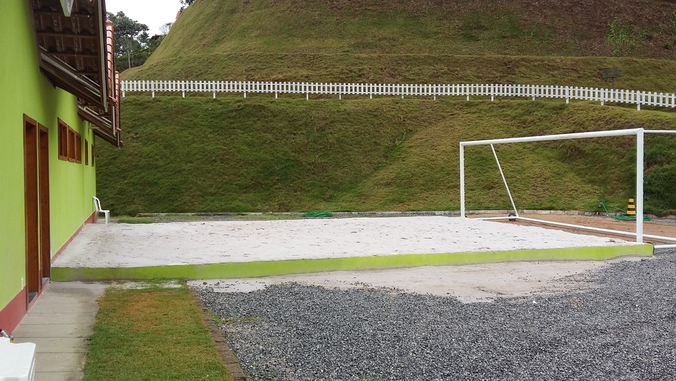 Caixa de areia foi montada a pedido do Botafogo na pr&eacute;-temporada de 2017 &mdash; Foto: Felippe Costa