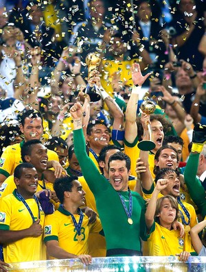 Brasil taça Confederações comemoração (Foto: Reuters)