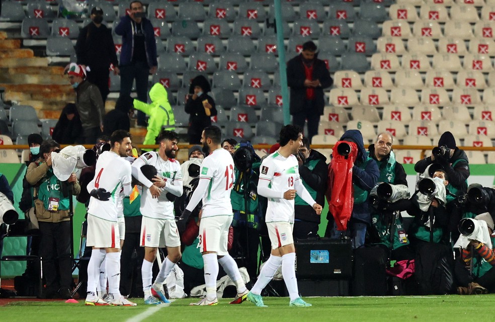 Seleção do Irã garante vaga na próxima Copa do Mundo ao vencer o Iraque — Foto: Reuters