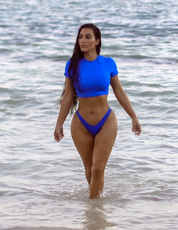 Kim Kardashian nas Bahamas (Foto: The Grosby Group)
